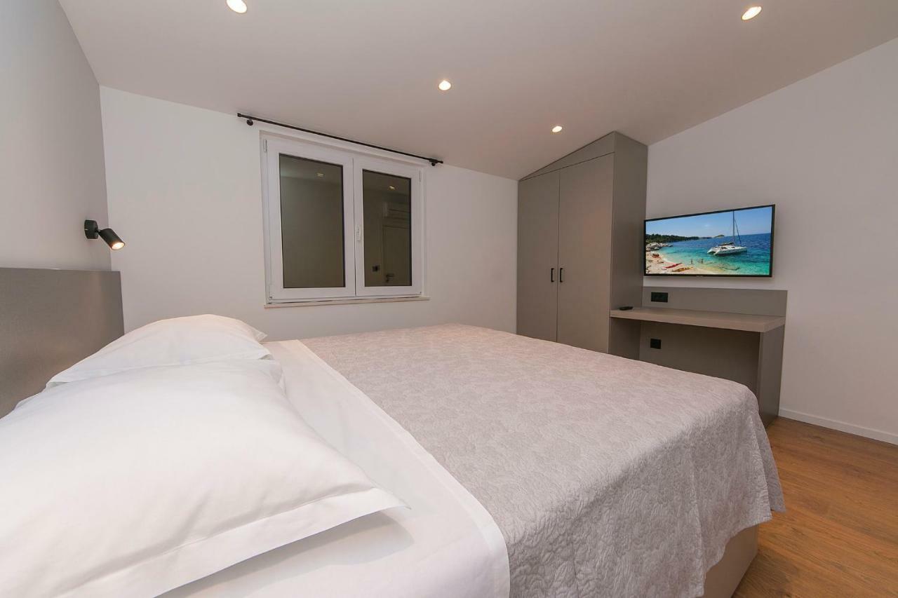 Apartments Juric Brela Exterior foto